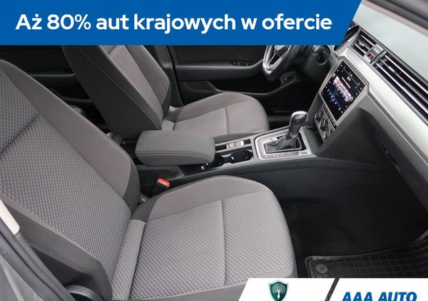 Volkswagen Passat cena 75000 przebieg: 143101, rok produkcji 2020 z Sośnicowice małe 326